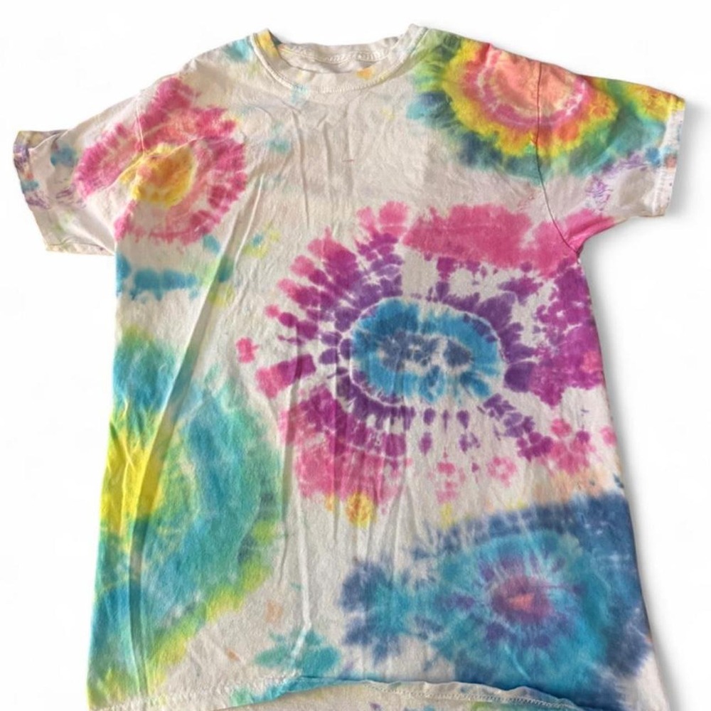Hanes Colorful Tie-Dye T-Shirt – Medium